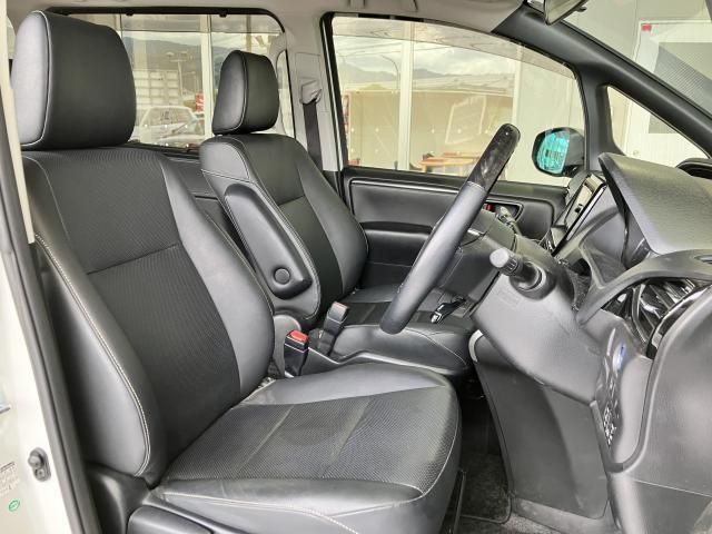Toyota ESQUIRE 2015-09 185535-18