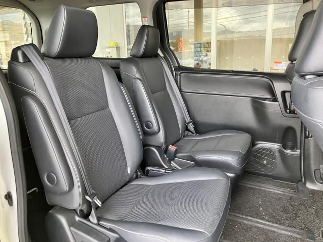 Toyota ESQUIRE 2015-09 185535-19