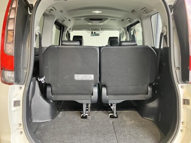 Toyota ESQUIRE 2015-09 185535-21