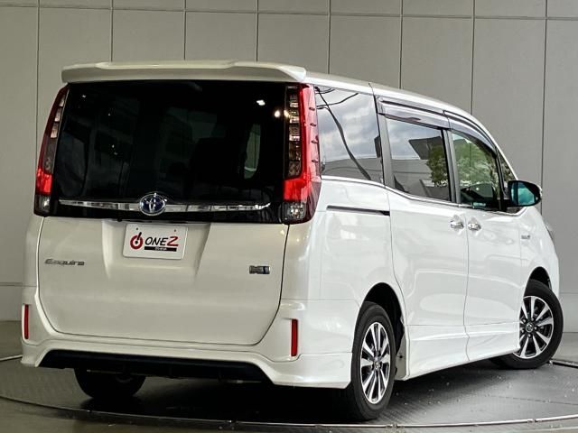 Toyota ESQUIRE 2015-09 185535-1