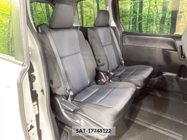 Toyota VOXY 2014-09 288952-9