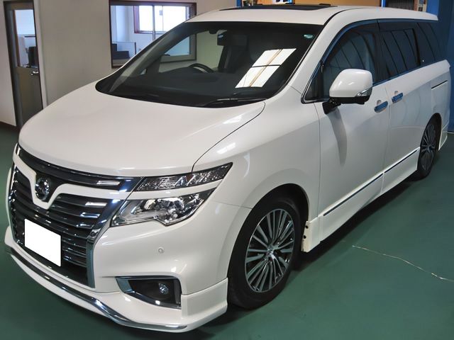 Nissan ELGRAND 2018-04 3819-2