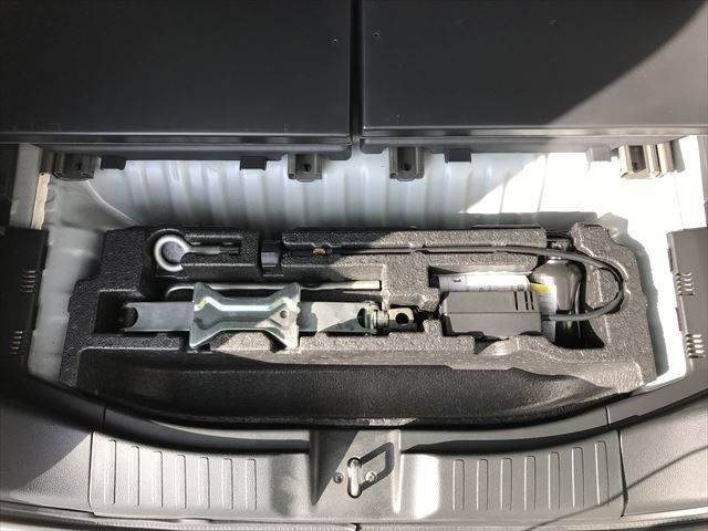 Honda N BOX CUSTOM 2018-03 19877-17