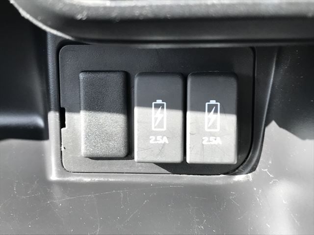 Honda N BOX CUSTOM 2018-03 19877-19