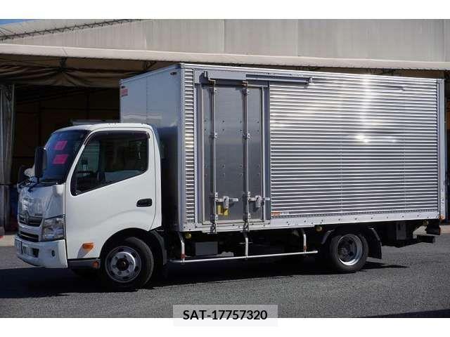 Hino DUTRO 2019-05 211351-8