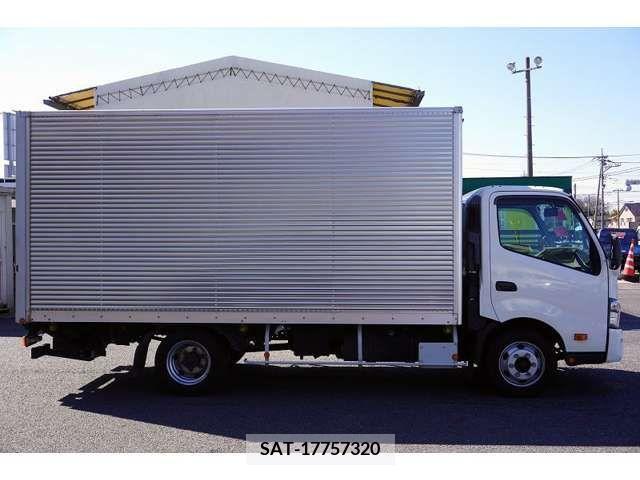 Hino DUTRO 2019-05 211351-4