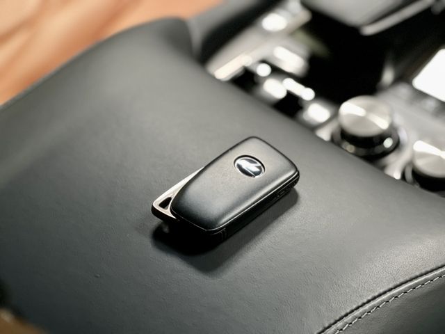Lexus LX 2018-12 19706-27