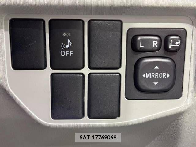 Toyota PRIUS 2013-04 254056-7
