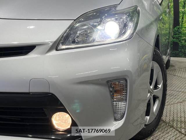 Toyota PRIUS 2013-04 254056-12