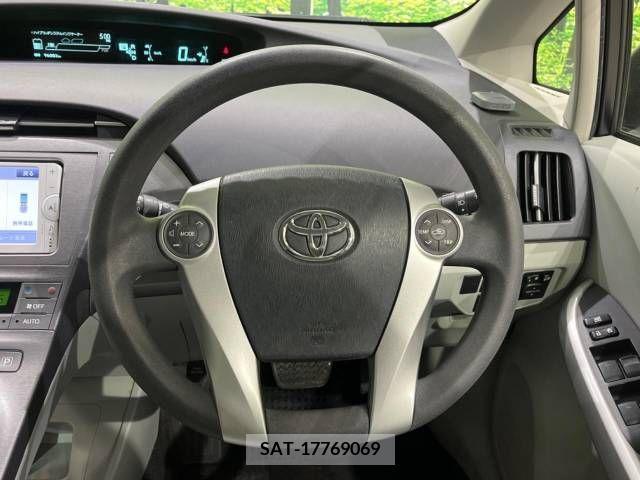 Toyota PRIUS 2013-04 254056-11