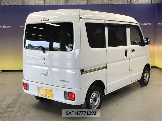 Suzuki EVERY 2019-11 381778-4