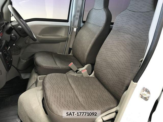 Suzuki EVERY 2019-11 381778-12