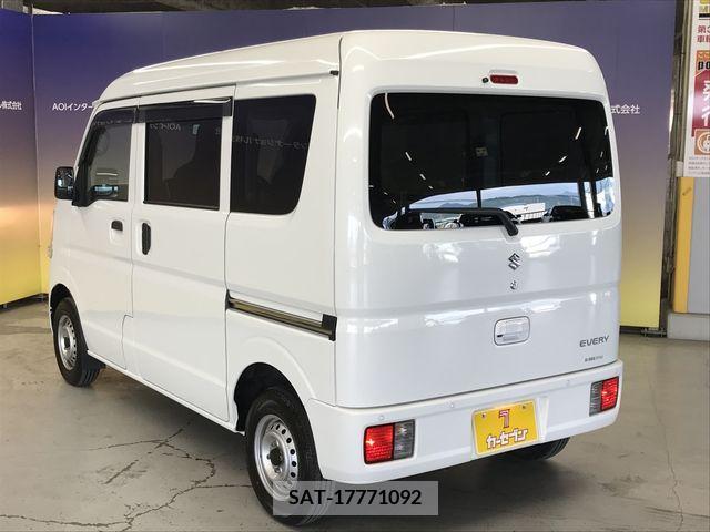 Suzuki EVERY 2019-11 381778-6