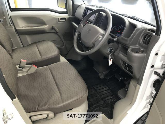 Suzuki EVERY 2019-11 381778-9