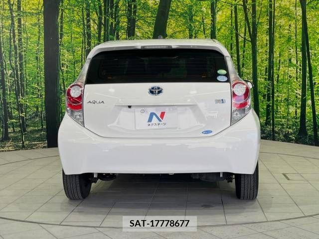 Toyota AQUA 2013-06 260899-15