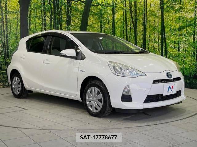 Toyota AQUA 2013-06 260899-16