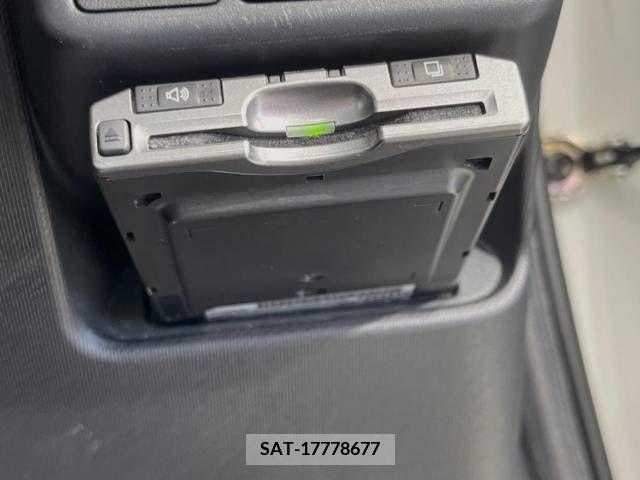 Toyota AQUA 2013-06 260899-4