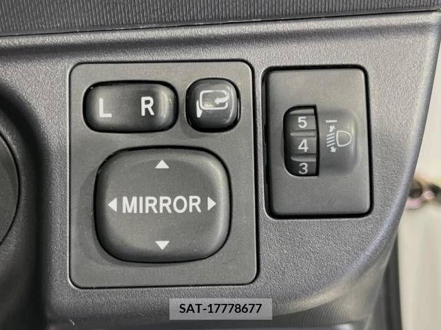 Toyota AQUA 2013-06 260899-6