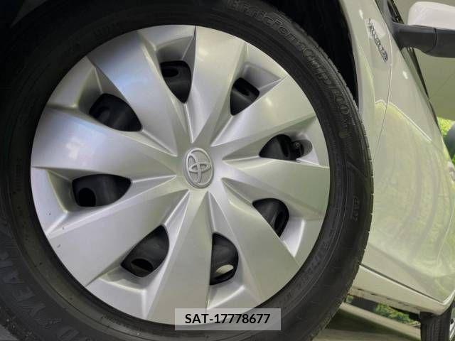 Toyota AQUA 2013-06 260899-13