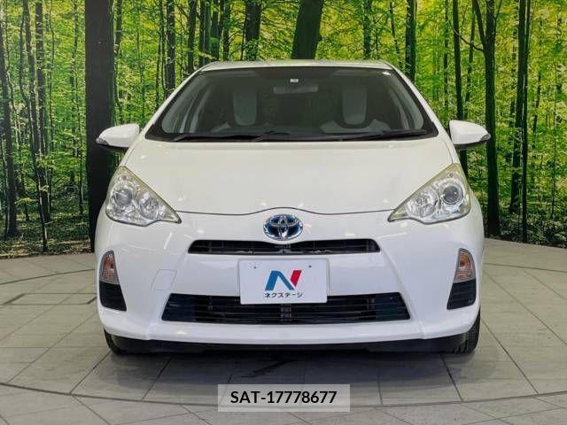 Toyota AQUA 2013-06 260899-14
