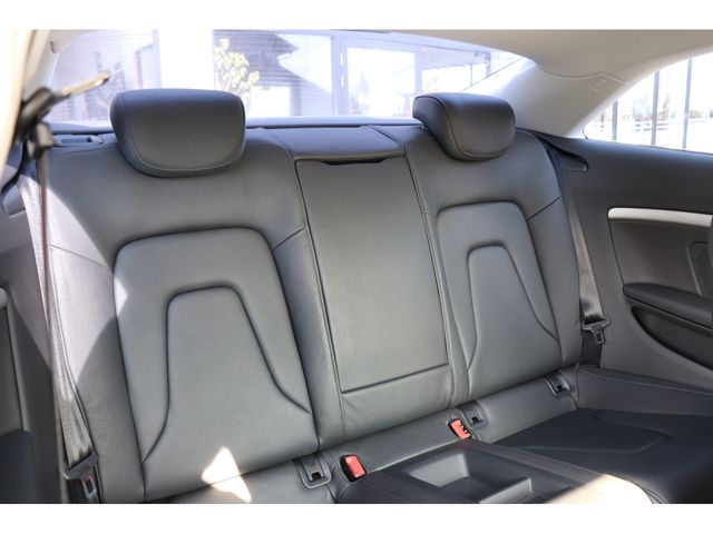 Audi A5 2011-07 182676-10