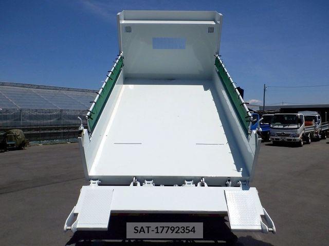 Mitsubishi CANTER 2023-12 302642-7