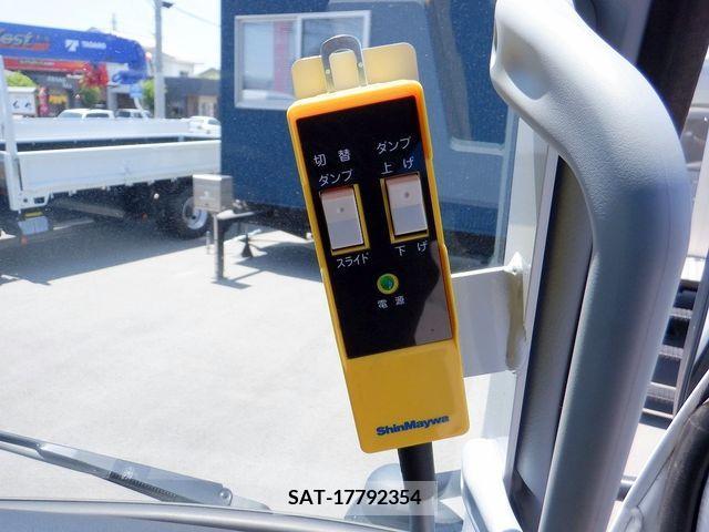 Mitsubishi CANTER 2023-12 302642-13