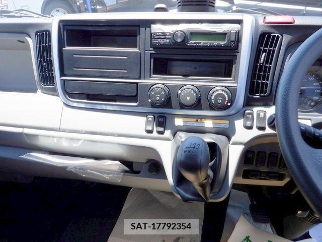 Mitsubishi CANTER 2023-12 302642-12