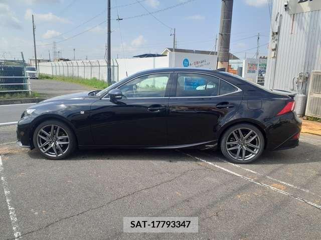 Lexus IS 2013-07 300065-4