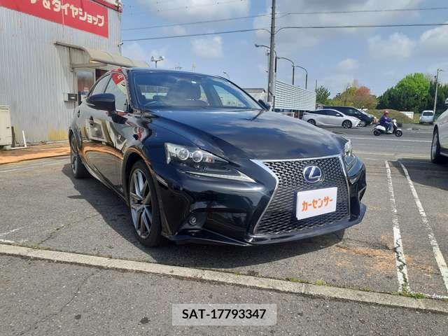 Lexus IS 2013-07 300065-3