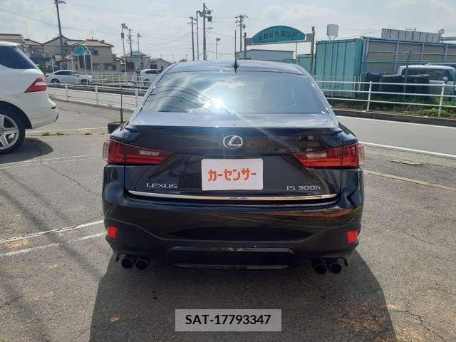 Lexus IS 2013-07 300065-8