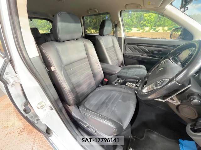 Mitsubishi OUTLANDER PHEV 2016-02 365912-8