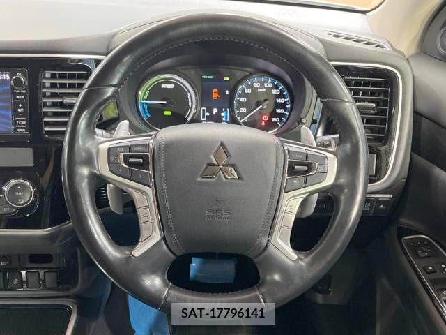 Mitsubishi OUTLANDER PHEV 2016-02 365912-11
