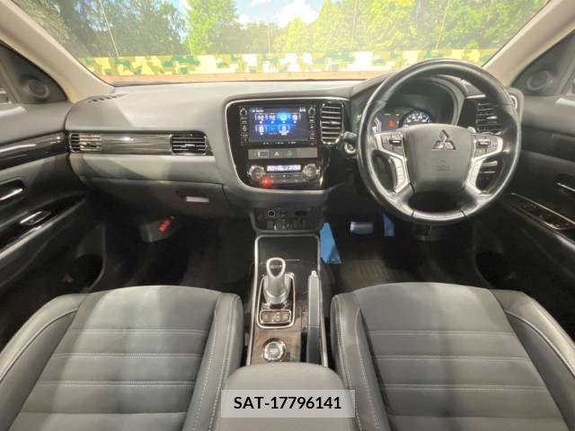 Mitsubishi OUTLANDER PHEV 2016-02 365912-1