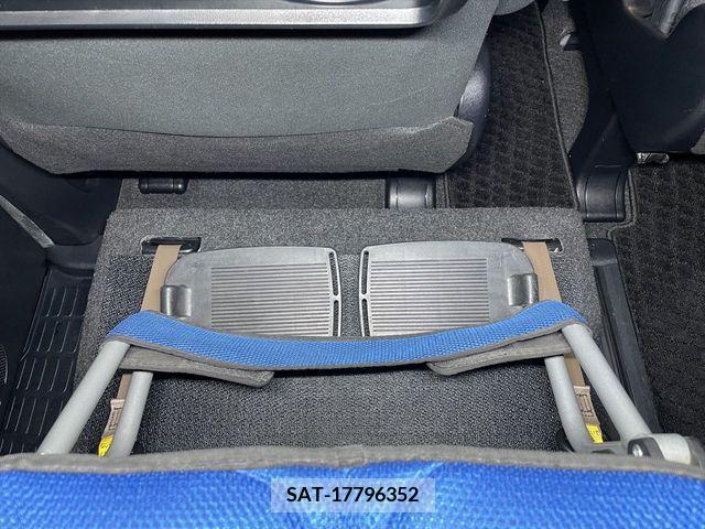 Toyota NOAH 2020-03 298089-10