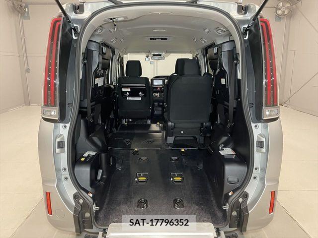 Toyota NOAH 2020-03 298089-4
