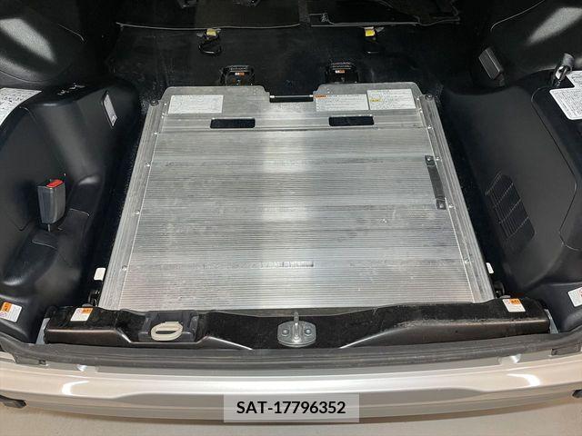 Toyota NOAH 2020-03 298089-6