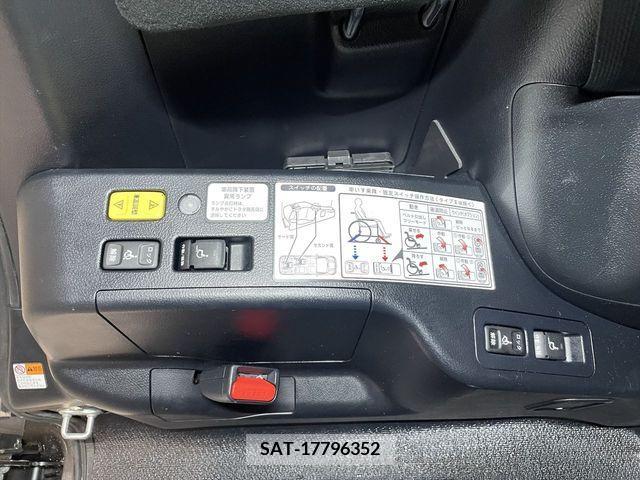 Toyota NOAH 2020-03 298089-7