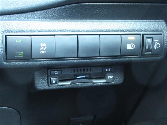 Toyota COROLLA SPORT 2022-04 17744-4