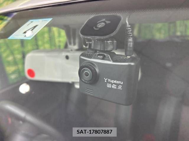 Suzuki SWIFT 2022-04 221788-5