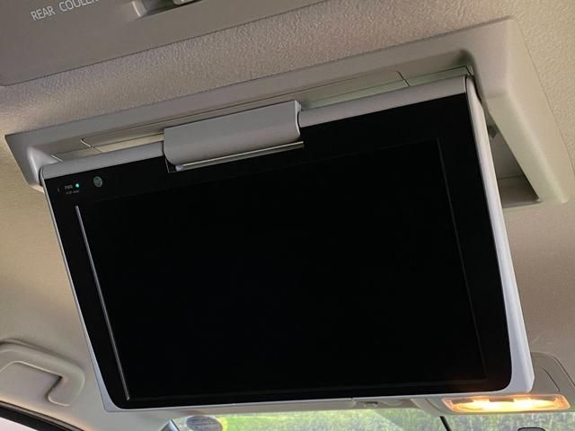 Toyota NOAH 2018-12 193984-4
