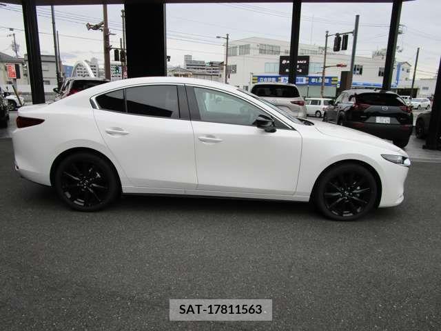 Mazda MAZDA3 2023-07 221595-3