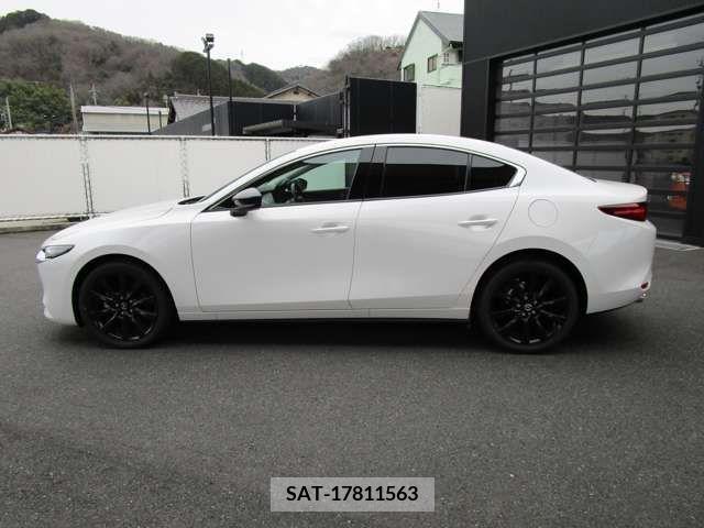 Mazda MAZDA3 2023-07 221595-7