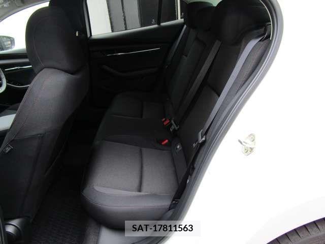 Mazda MAZDA3 2023-07 221595-18