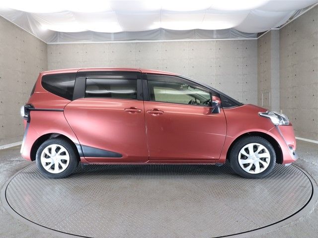 Toyota SIENTA 2017-02 195445-22