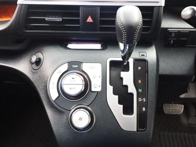 Toyota SIENTA 2017-02 195445-12