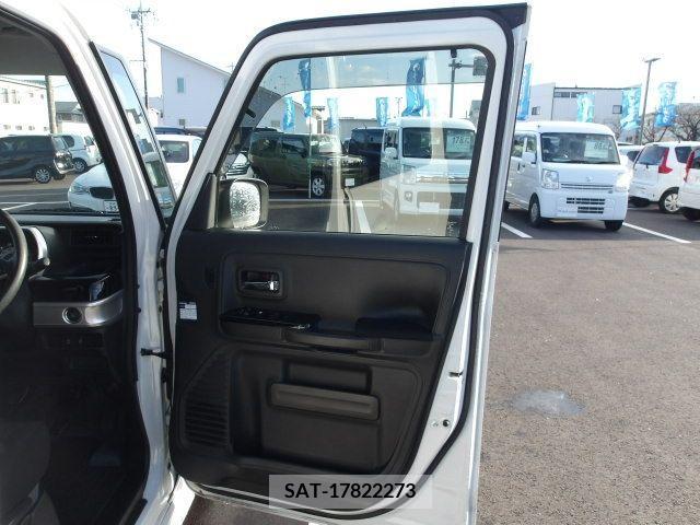Suzuki SPACIA 2019-03 246963-11