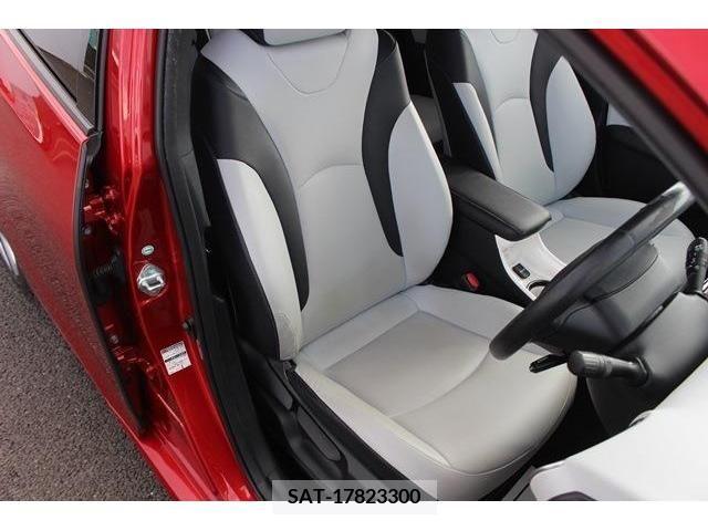 Toyota PRIUS 2016-01 380349-13