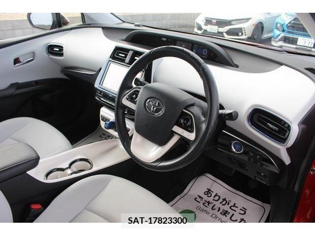 Toyota PRIUS 2016-01 380349-12