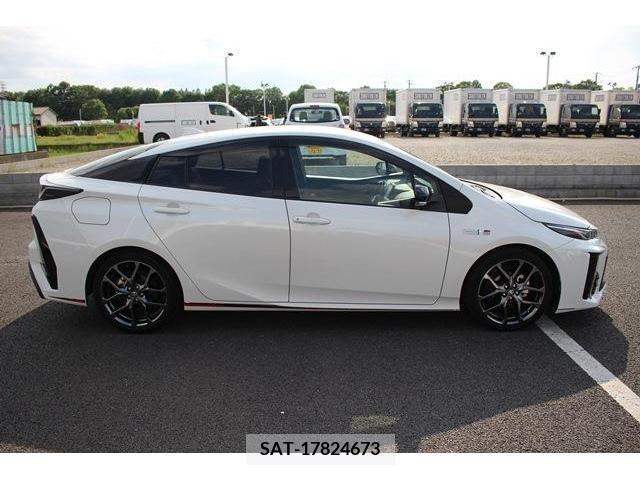 Toyota PRIUS PHV 2017-12 322598-7